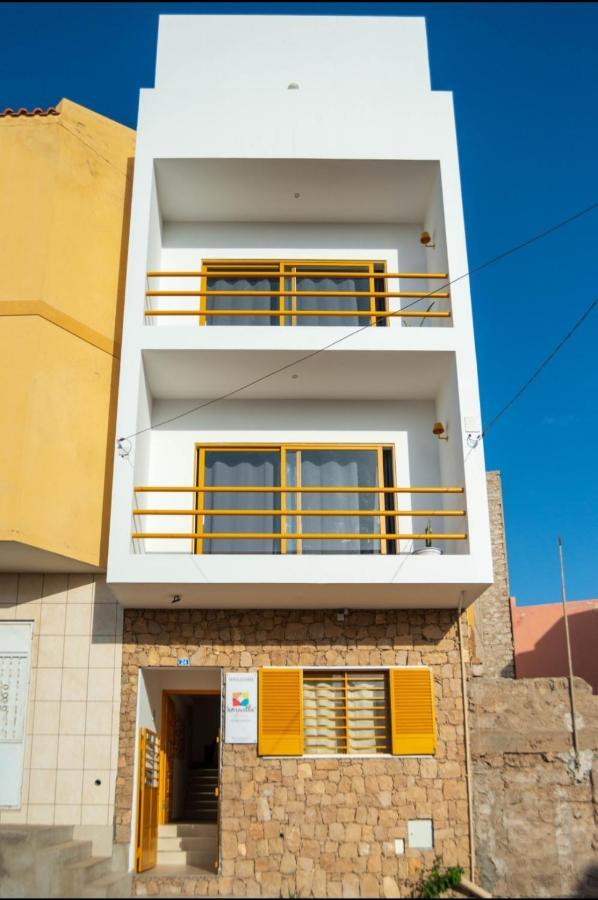 Apartamento Augusta Amwilla Guesthouse Mindelo Exterior photo